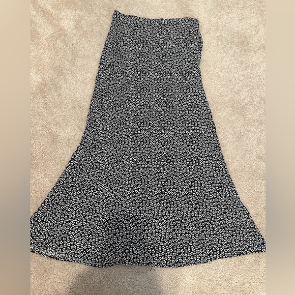 Reformation Floral print midi skirt size 0 - Picture 3 of 7